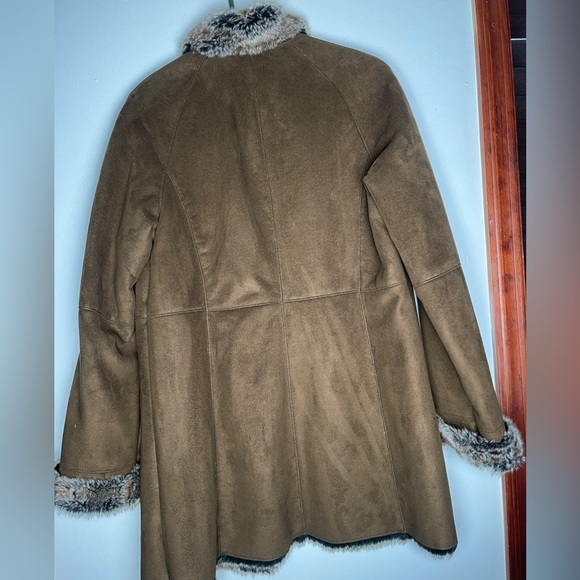 Charter Club Women’s Pea Coat Size M Brown with Fur - Picture 3 of 3